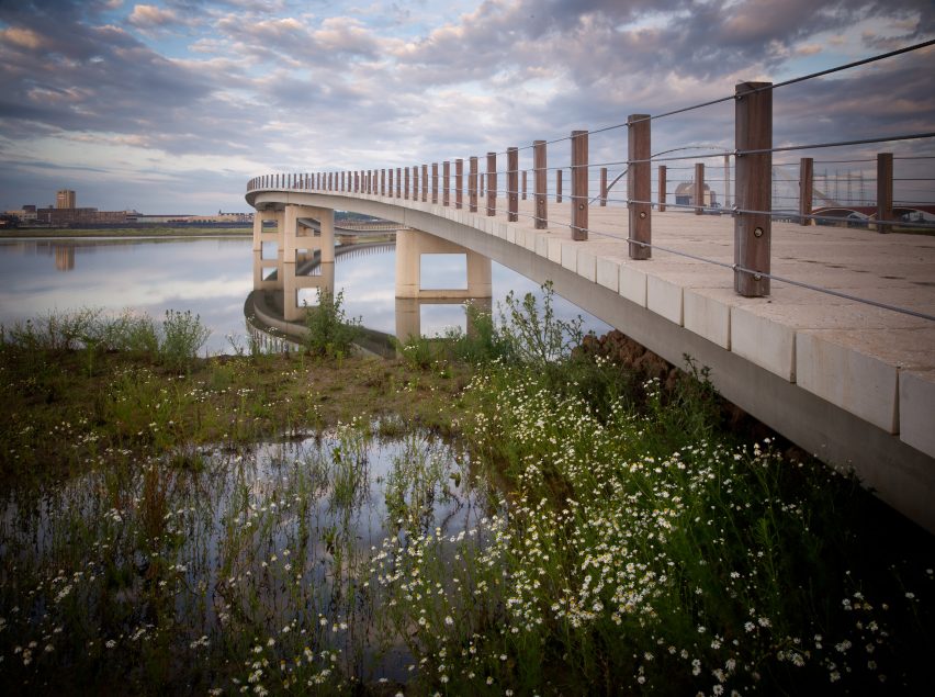 Zalige bridge by Next Architects