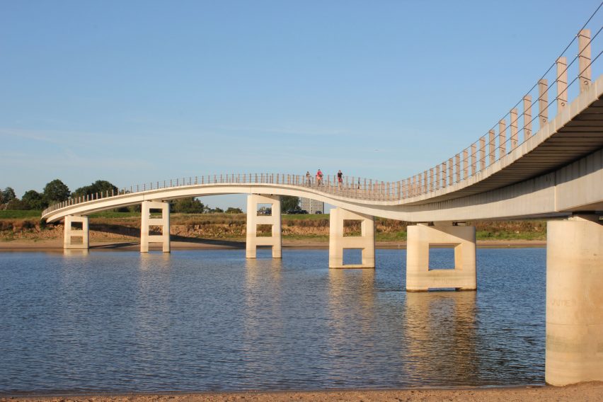 Zalige bridge by Next Architects