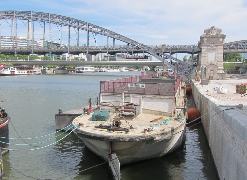 Le Corbusier-designed barge sinks in Seine flooding