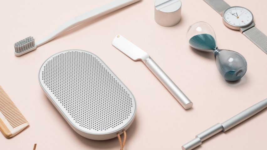 Morrama designs minimal straight razor for the millennial market