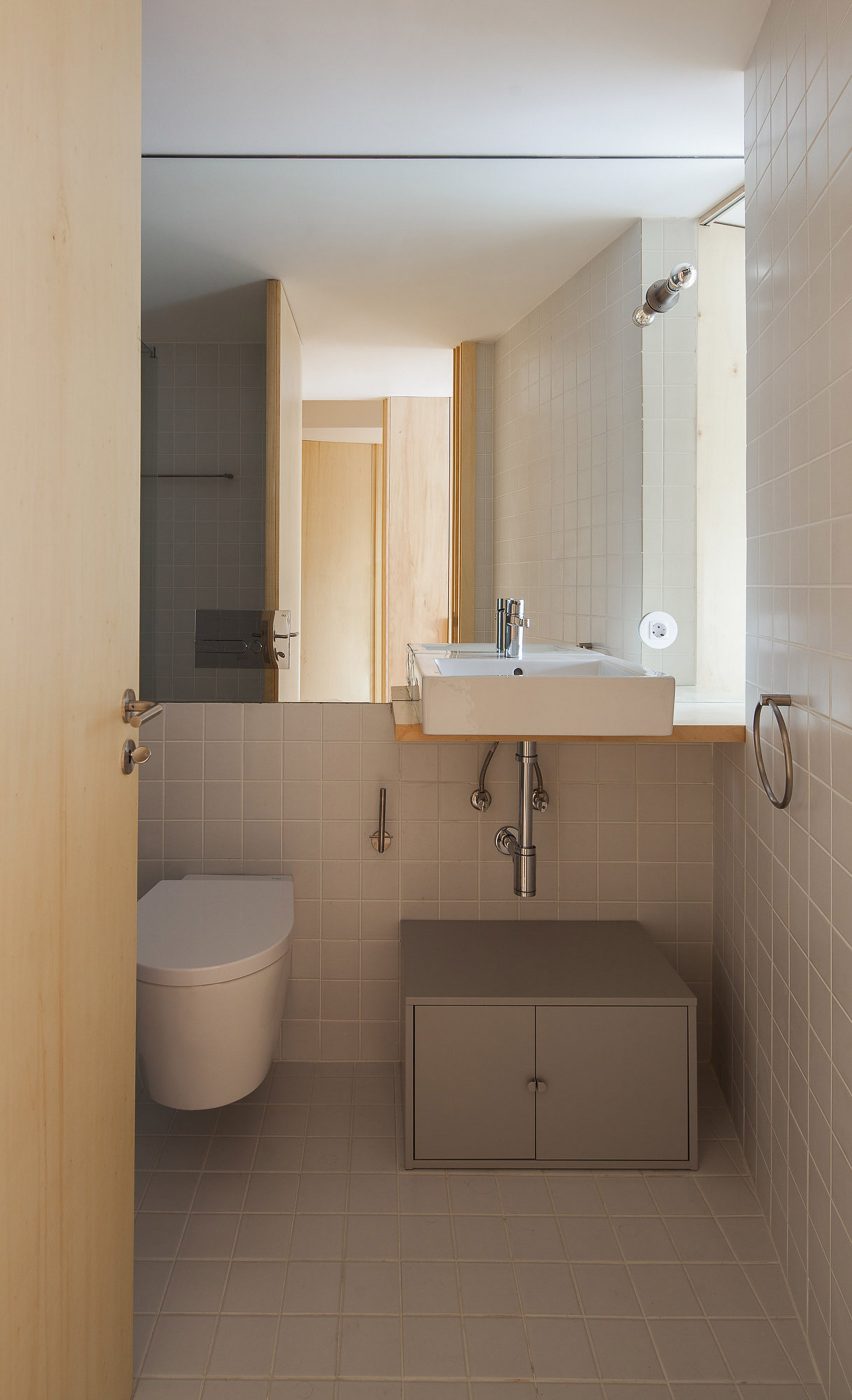 Apartment Largo Soares do Reis by Cubículo Architects