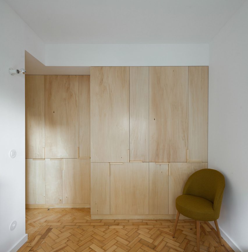 Apartment Largo Soares do Reis by Cubículo Architects