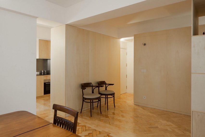 Apartment Largo Soares do Reis by Cubículo Architects