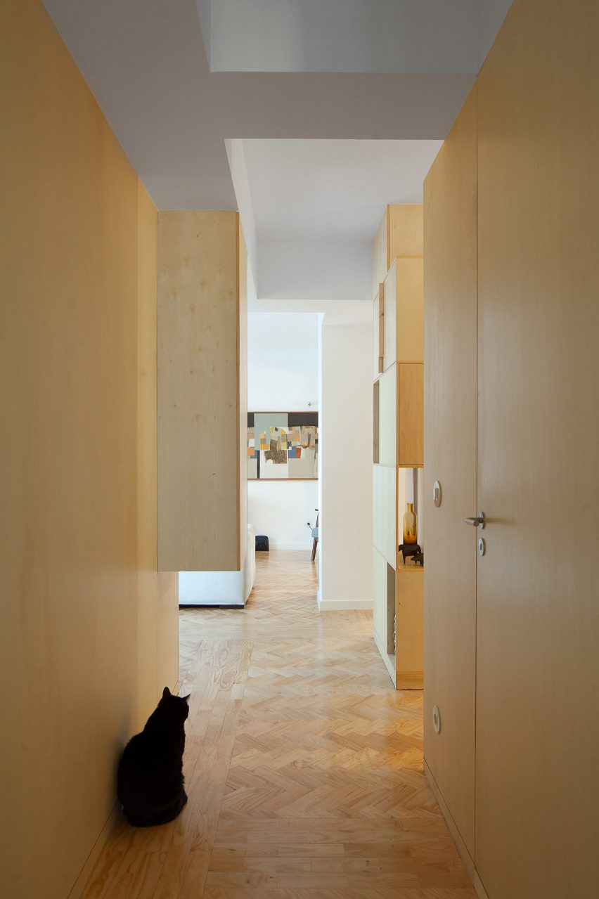 Apartment Largo Soares do Reis by Cubículo Architects