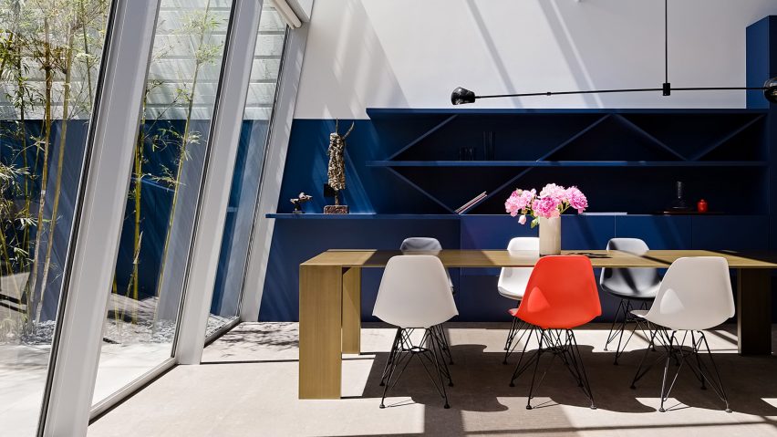 Cut Out House by Fougeron Architecture