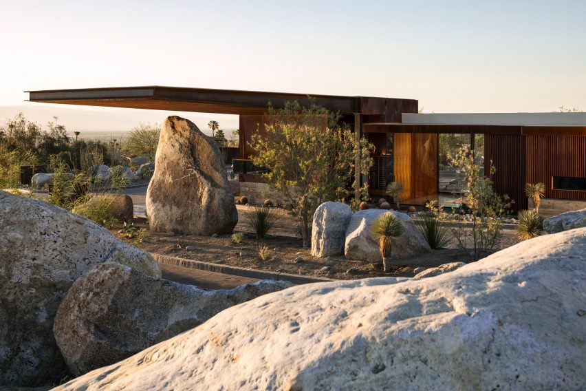 Desert Palisades Guardhouse by Studio AR+D