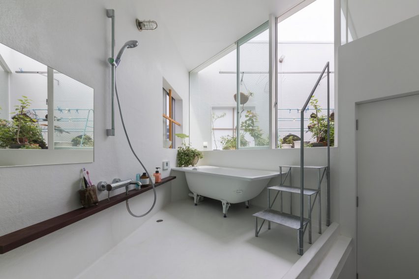 House in Miyamoto by Tato Architects