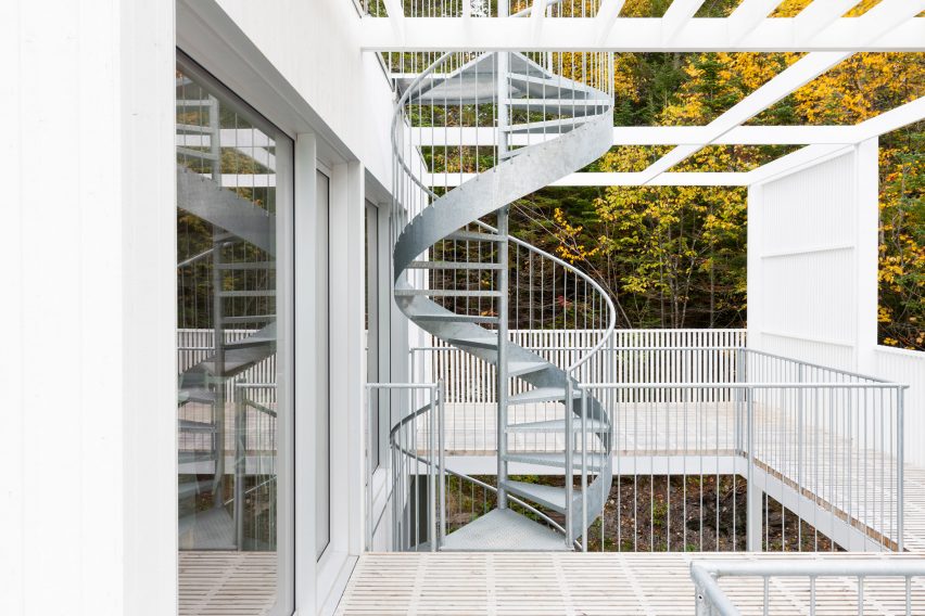 Le Lupin by Atelier Pierre Thibault