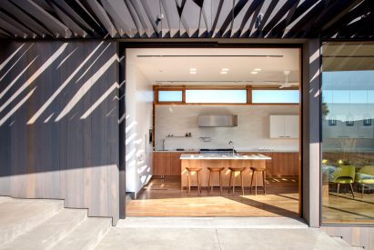 Lichen House by Schwartz and Architecture