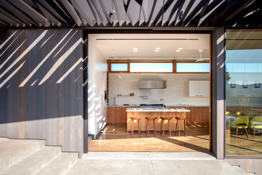 Lichen House by Schwartz and Architecture