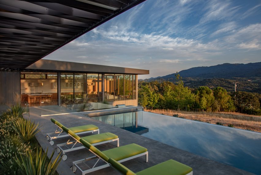 Lichen House by Schwartz and Architecture