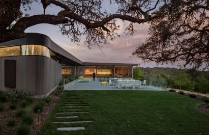 Lichen House by Schwartz and Architecture