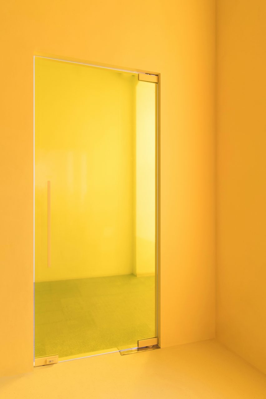 Likeshop Showroom by Eduard Eremchuk