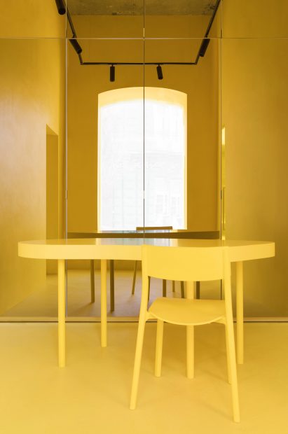 Likeshop Showroom by Eduard Eremchuk