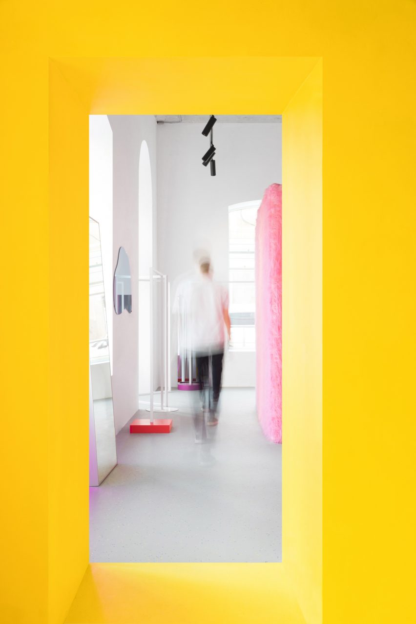 Likeshop Showroom by Eduard Eremchuk