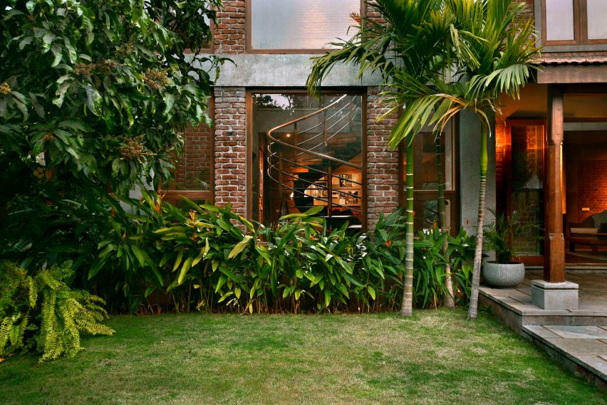 The Mango House by Studio PKA