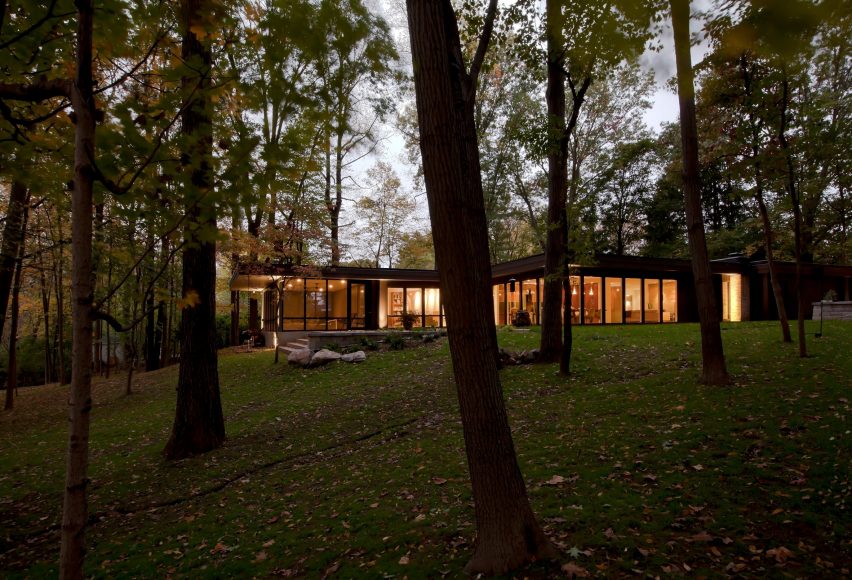 Midcentury Modern Renovation by Haus