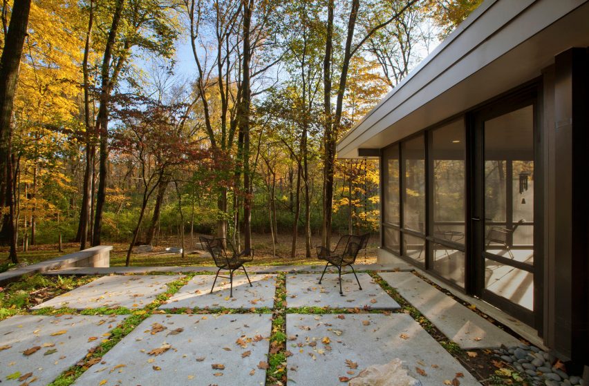 Midcentury Modern Renovation by Haus