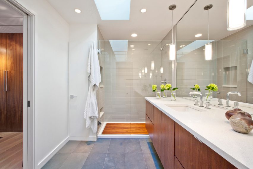 Midcentury Modern Renovation by Haus