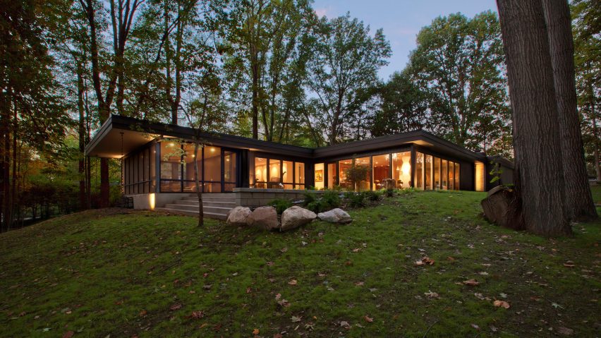 Midcentury Modern Renovation by Haus