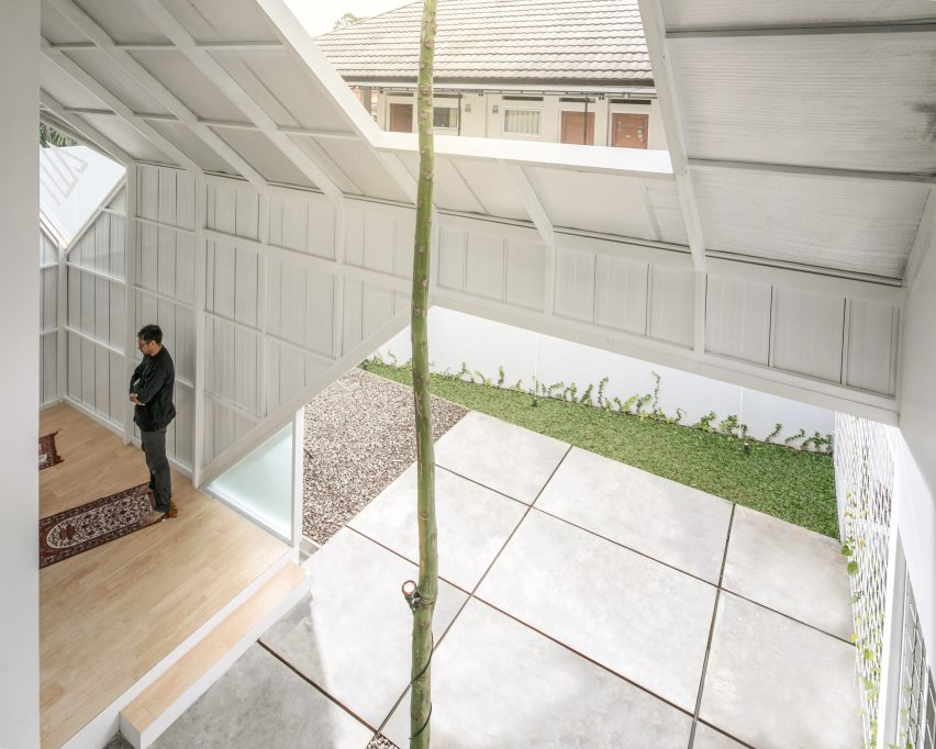 Norhouse in Indonesia by Aaksen Responsible Aarchitecture