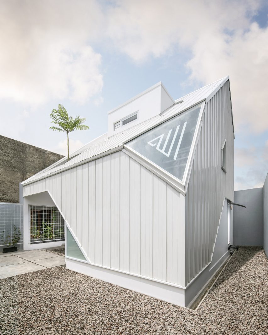 Norhouse in Indonesia by Aaksen Responsible Aarchitecture