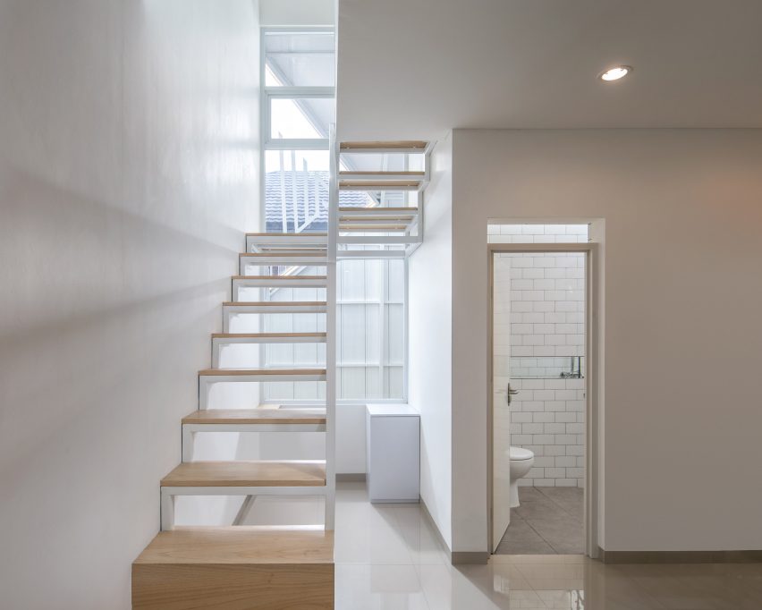 Norhouse in Indonesia by Aaksen Responsible Aarchitecture