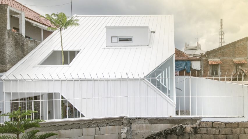 Norhouse in Indonesia by Aaksen Responsible Aarchitecture