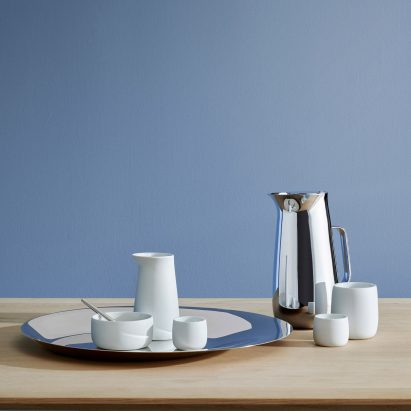 Norman Foster designs "sculptural" range of tableware for Danish design brand Stelton