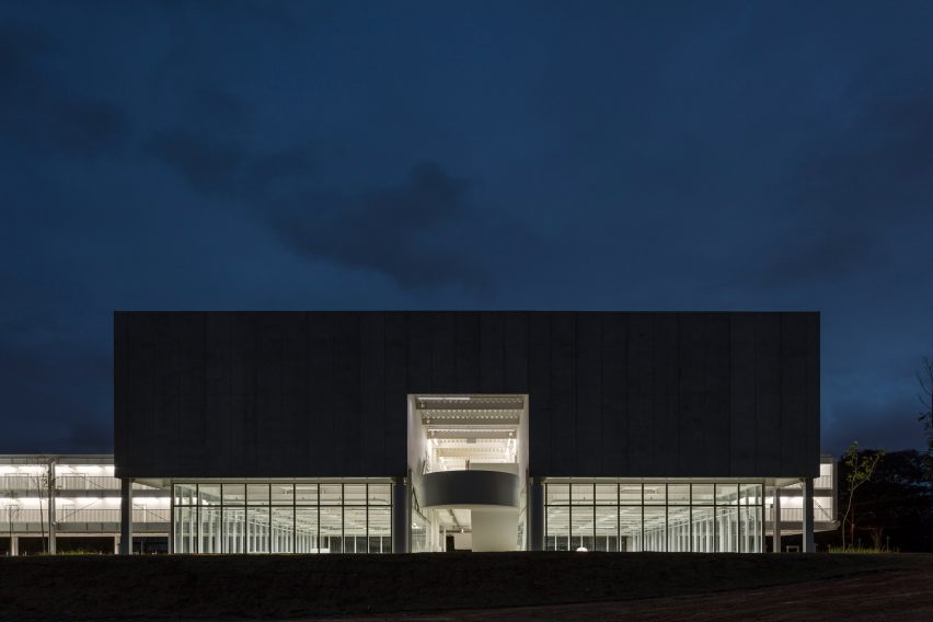Tech Institute of Aeronautics by Metro