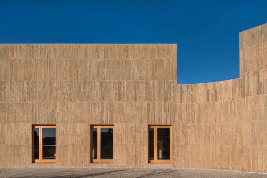 Teotitlan del Valle Community Cultural Center by Productura