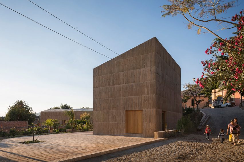 Teotitlan del Valle Community Cultural Center by Productura