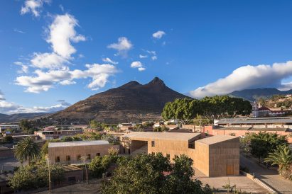 Teotitlan del Valle Community Cultural Center by Productura