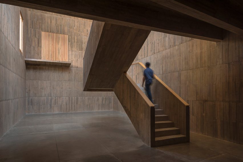 Teotitlan del Valle Community Cultural Center by Productura