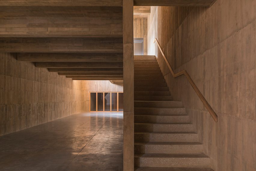 Teotitlan del Valle Community Cultural Center by Productura
