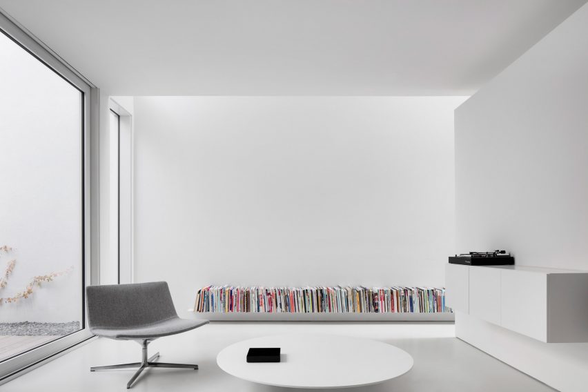 The House on Drolet Street by Asgoneau Design