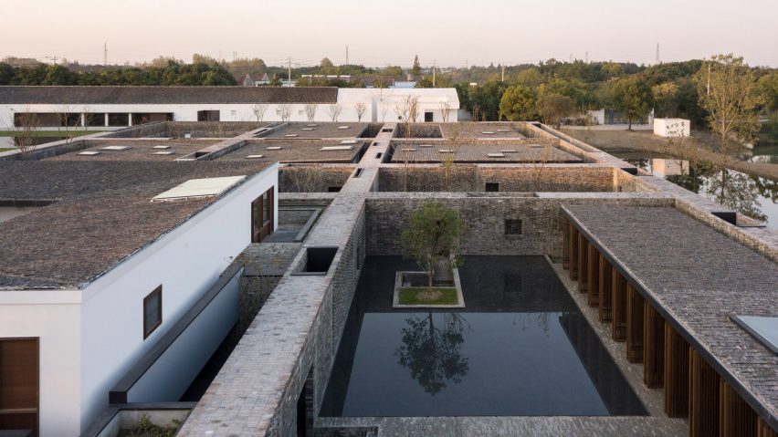 Neri&Hu encloses guest rooms and gardens within grid of brick walls at Tsingpu Yangzhou Retreat