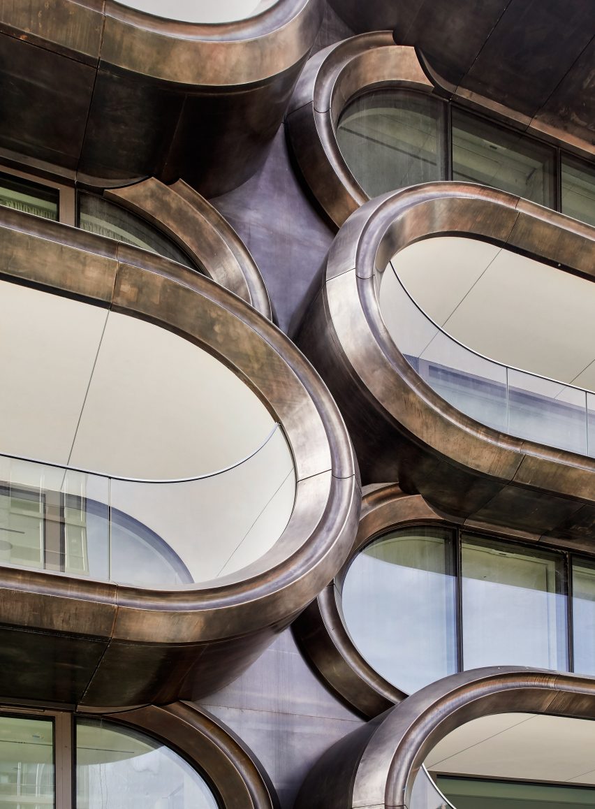 520 West 28th by Zaha Hadid Architects