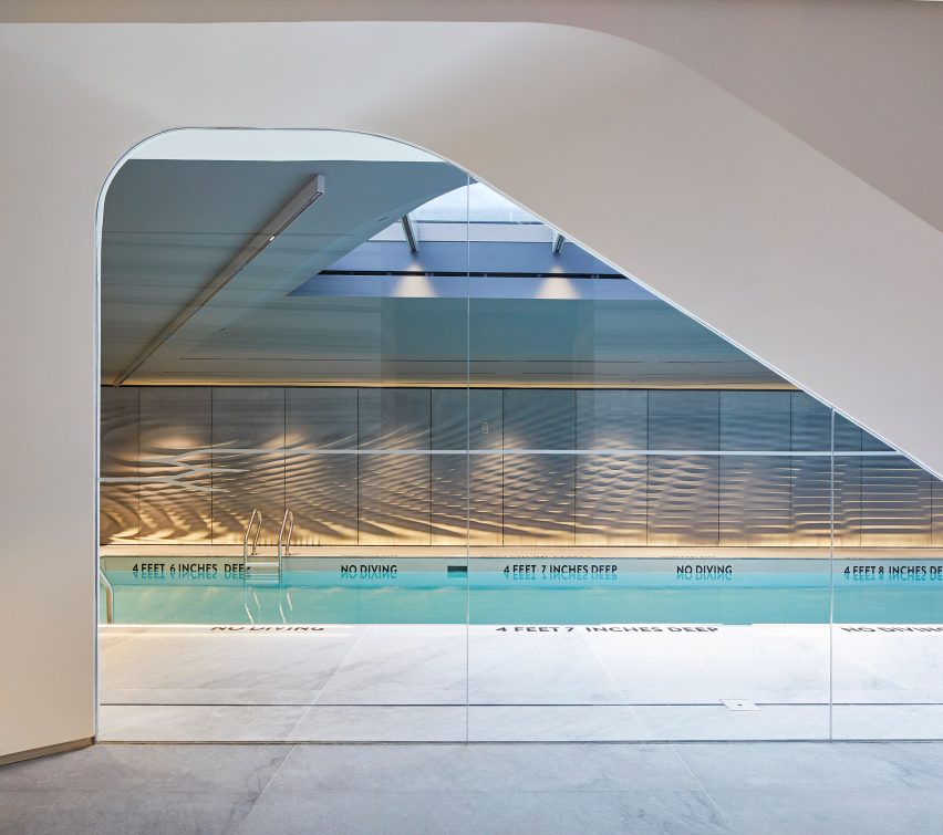 520 West 28th by Zaha Hadid Architects