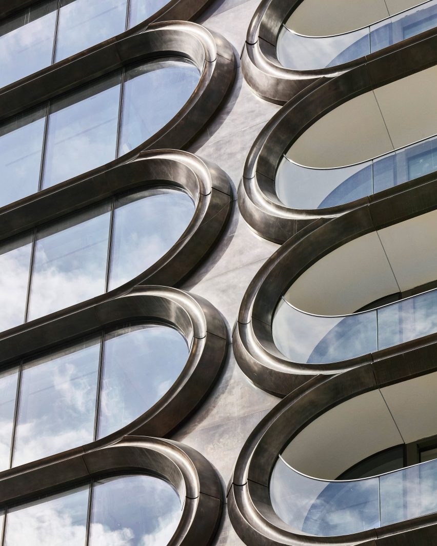 520 West 28th by Zaha Hadid Architects