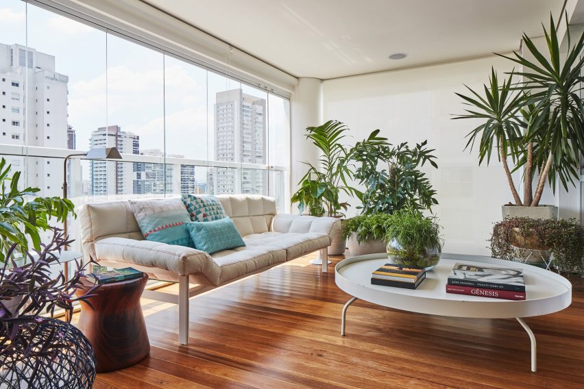 AML Apartment by David Ito Architecture
