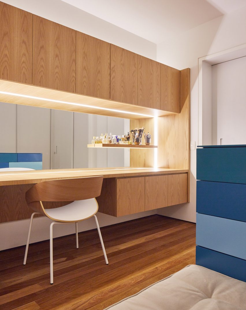 AML Apartment by David Ito Architecture