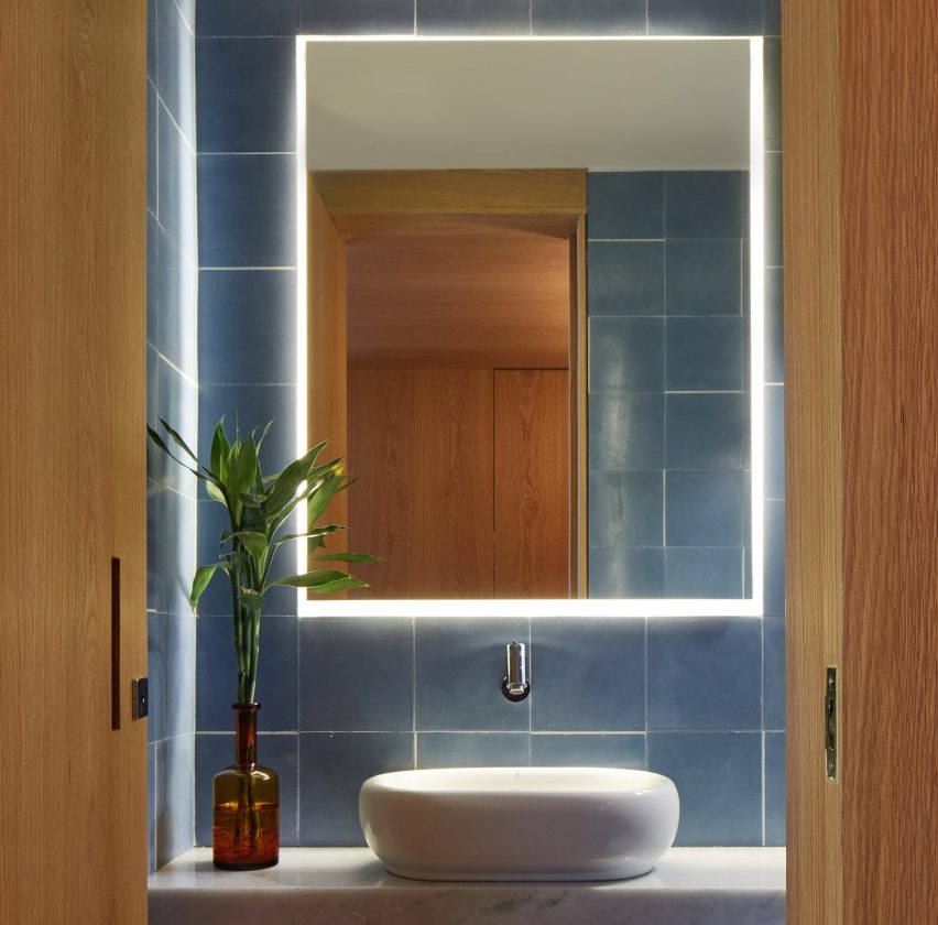 AML Apartment by David Ito Architecture