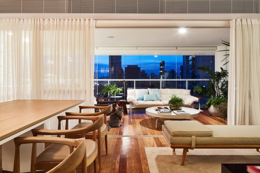 AML Apartment by David Ito Architecture