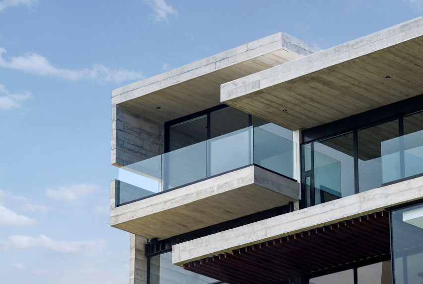 Ayvalaan House by Paz Arquitectura