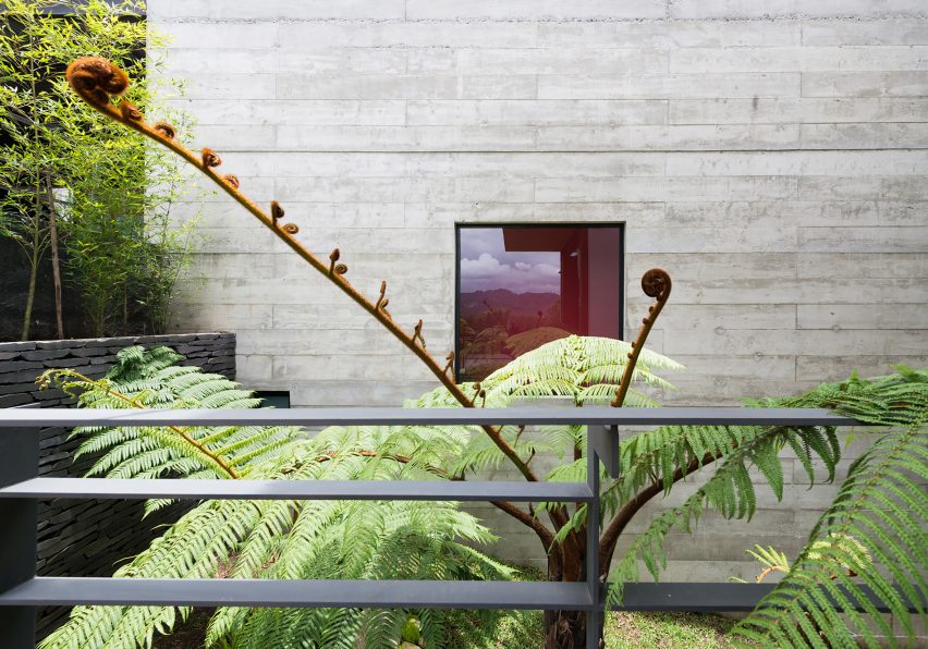 Ayvalaan House by Paz Arquitectura
