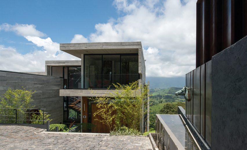 Ayvalaan House by Paz Arquitectura