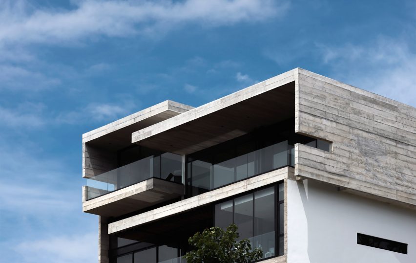 Ayvalaan House by Paz Arquitectura