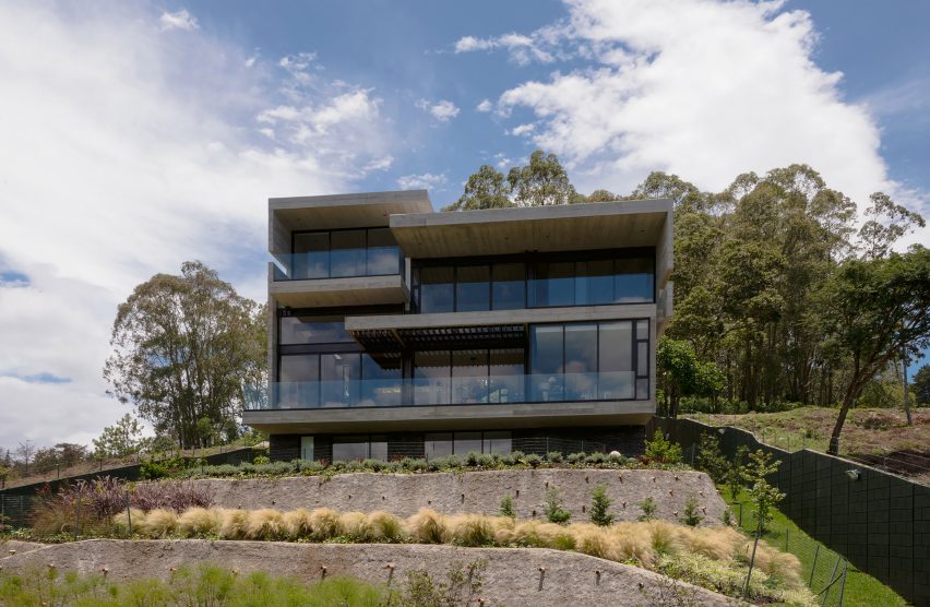 Ayvalaan House by Paz Arquitectura