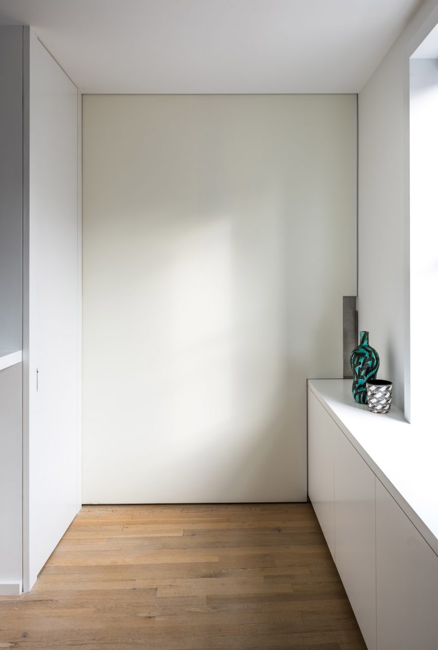 Bank Street Apartment by MKCA